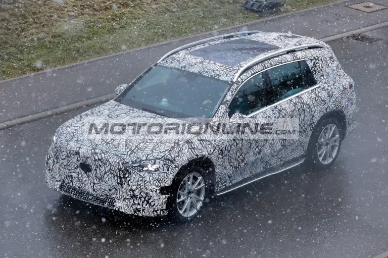 Mercedes GLC elettrica 7 posti - Foto spia 4-12-2025 - 2