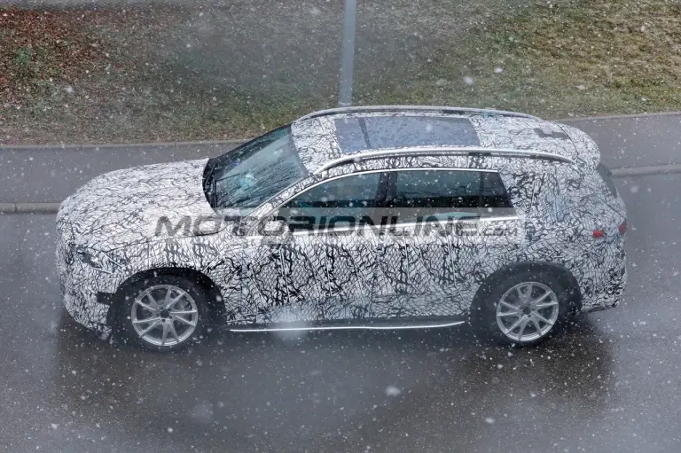 Mercedes GLC elettrica 7 posti - Foto spia 4-12-2025 - 3