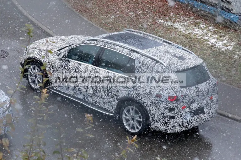 Mercedes GLC elettrica 7 posti - Foto spia 4-12-2025 - 8