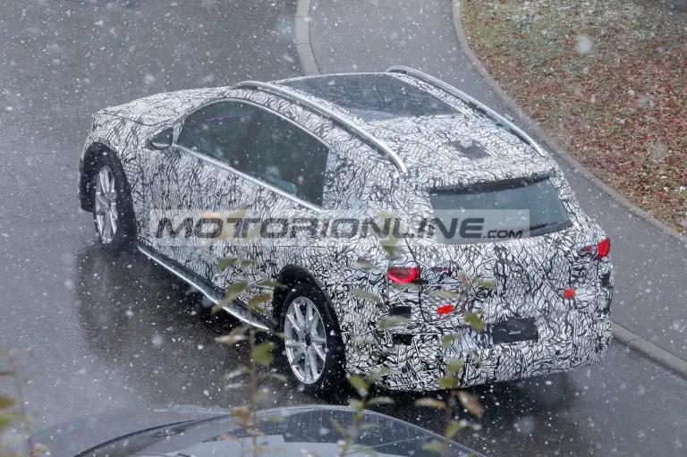 Mercedes GLC elettrica 7 posti - Foto spia 4-12-2025 - 12