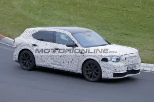 Bentley SUV elettrico - Foto spia 4-12-2025 - 11