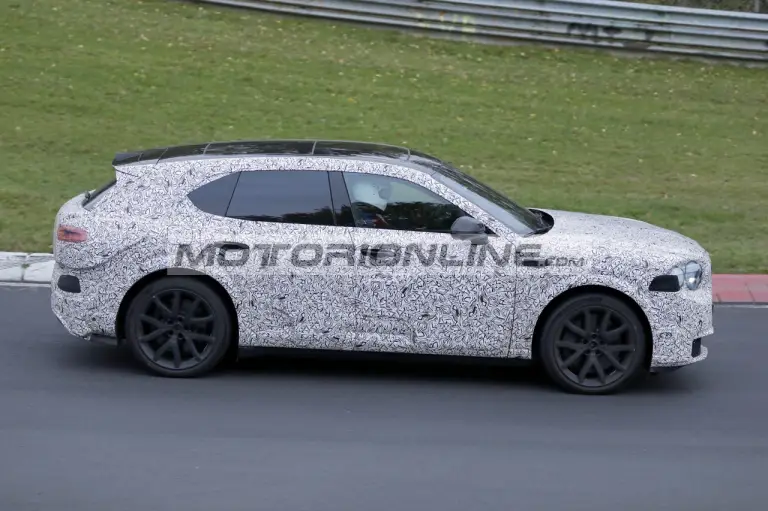 Bentley SUV elettrico - Foto spia 4-12-2025 - 15