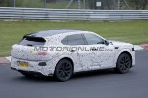 Bentley SUV elettrico - Foto spia 4-12-2025 - 14