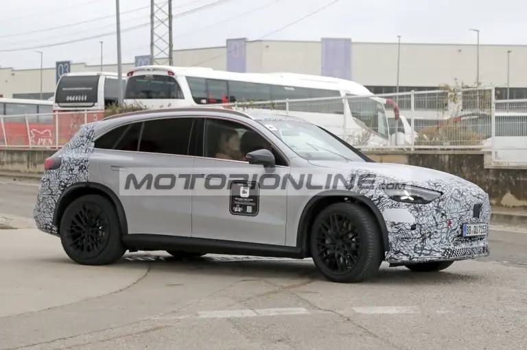 Mercedes AMG GLC elettrica - Foto spia 5-12-2025 - 6