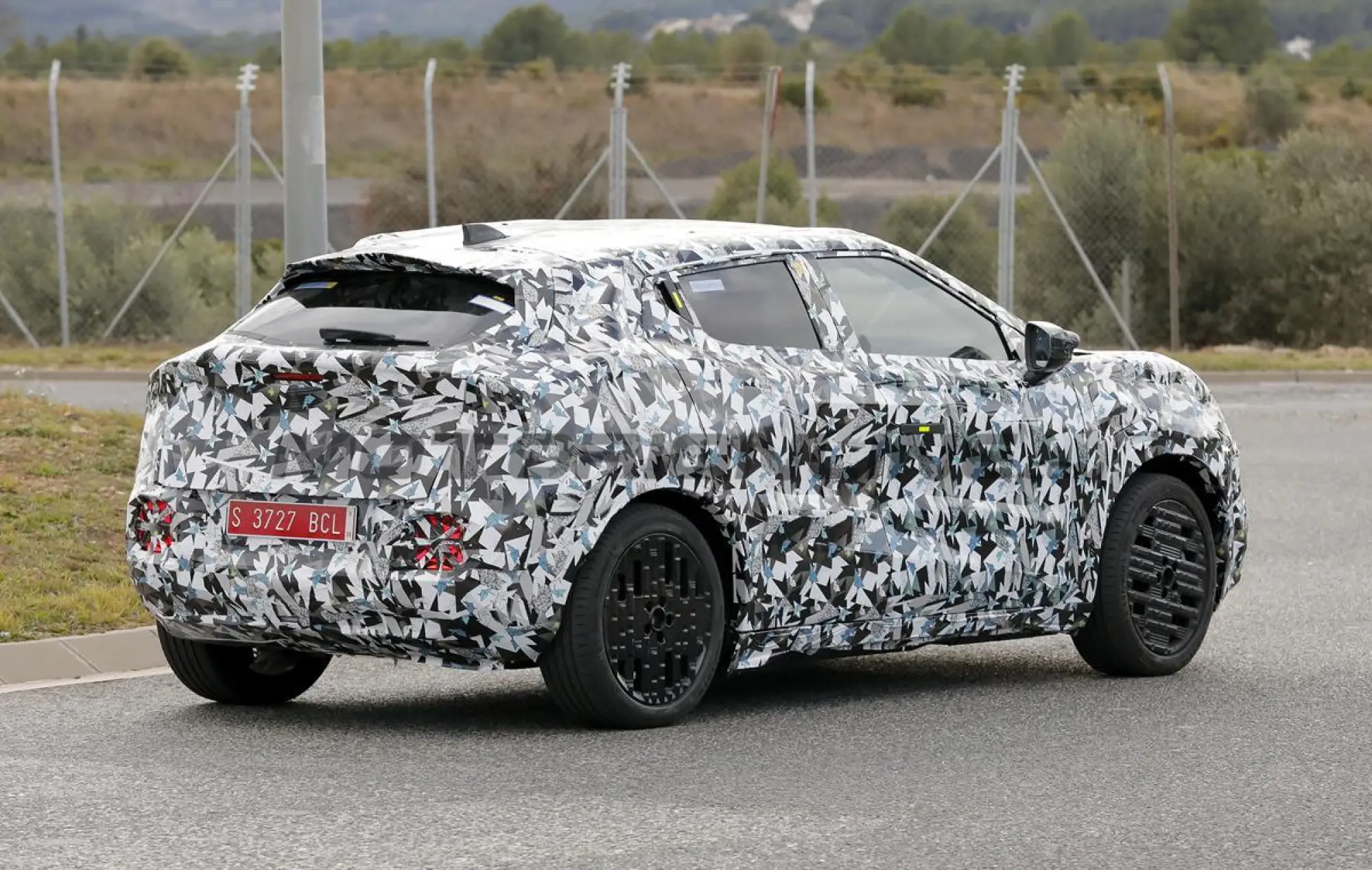 Nissan Juke 2026 - Foto spia 09-12-2025 - 7