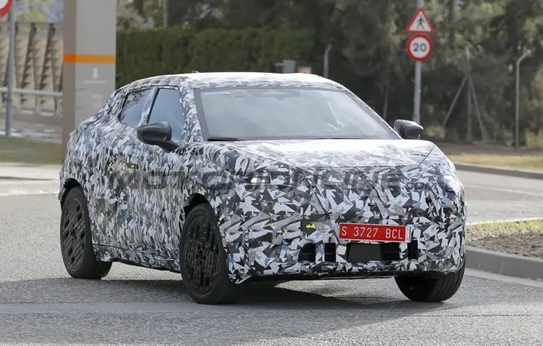 Nissan Juke 2026 - Foto spia 09-12-2025 - 4