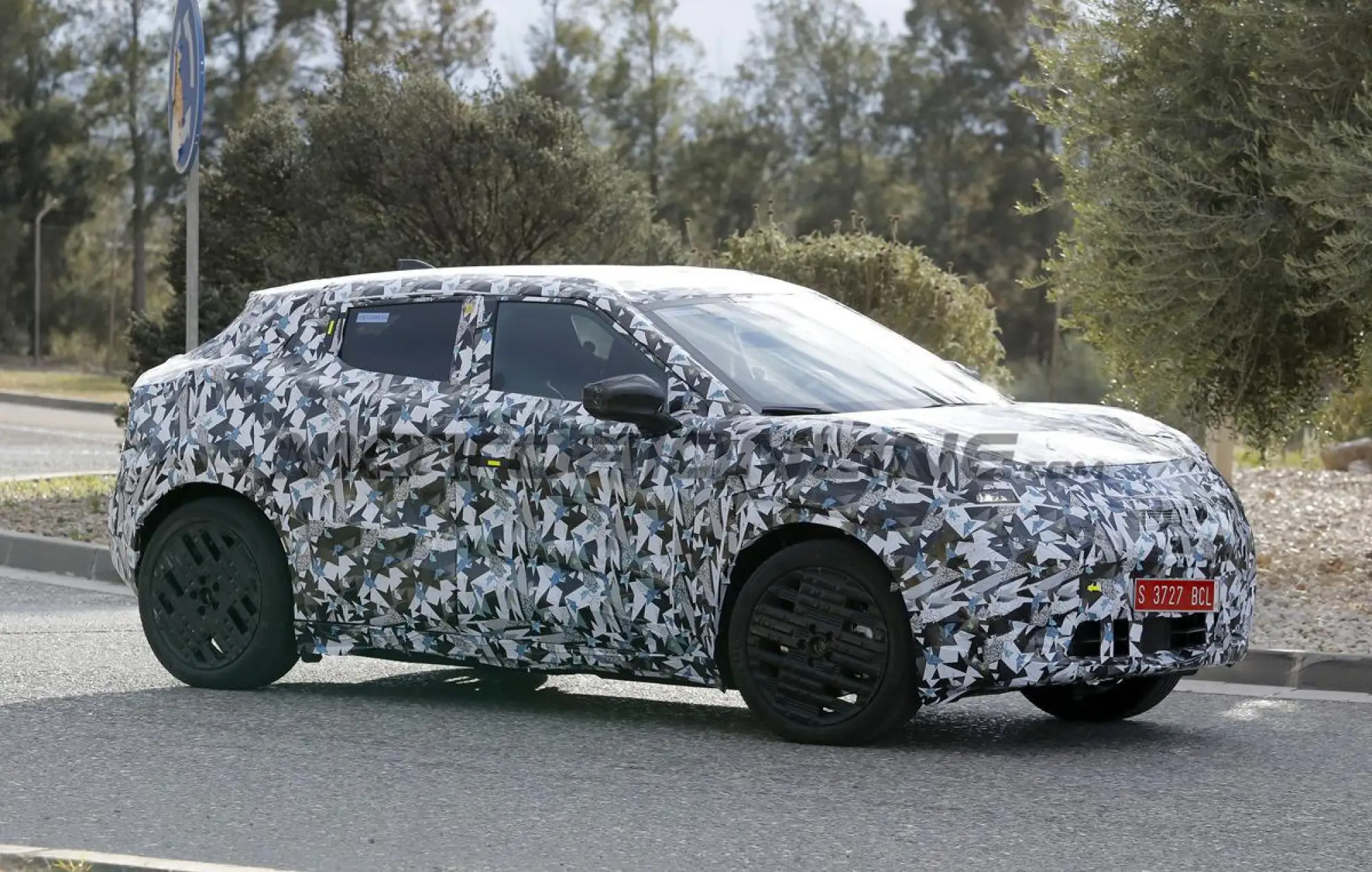 Nissan Juke 2026 - Foto spia 09-12-2025 - 9