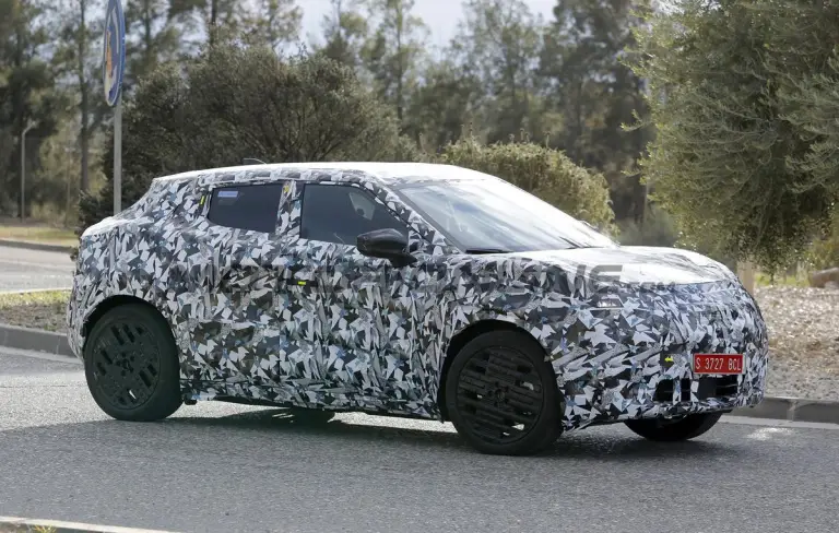 Nissan Juke 2026 - Foto spia 09-12-2025 - 9