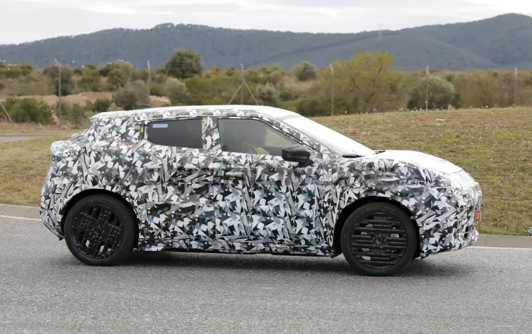 Nissan Juke 2026 - Foto spia 09-12-2025 - 15