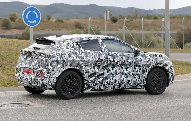 Nissan Juke 2026 - Foto spia 09-12-2025 - 8