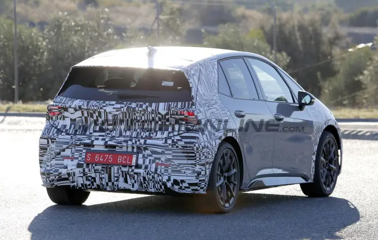 Cupra Born 2026 - Foto spia 09-12-2025 - 9