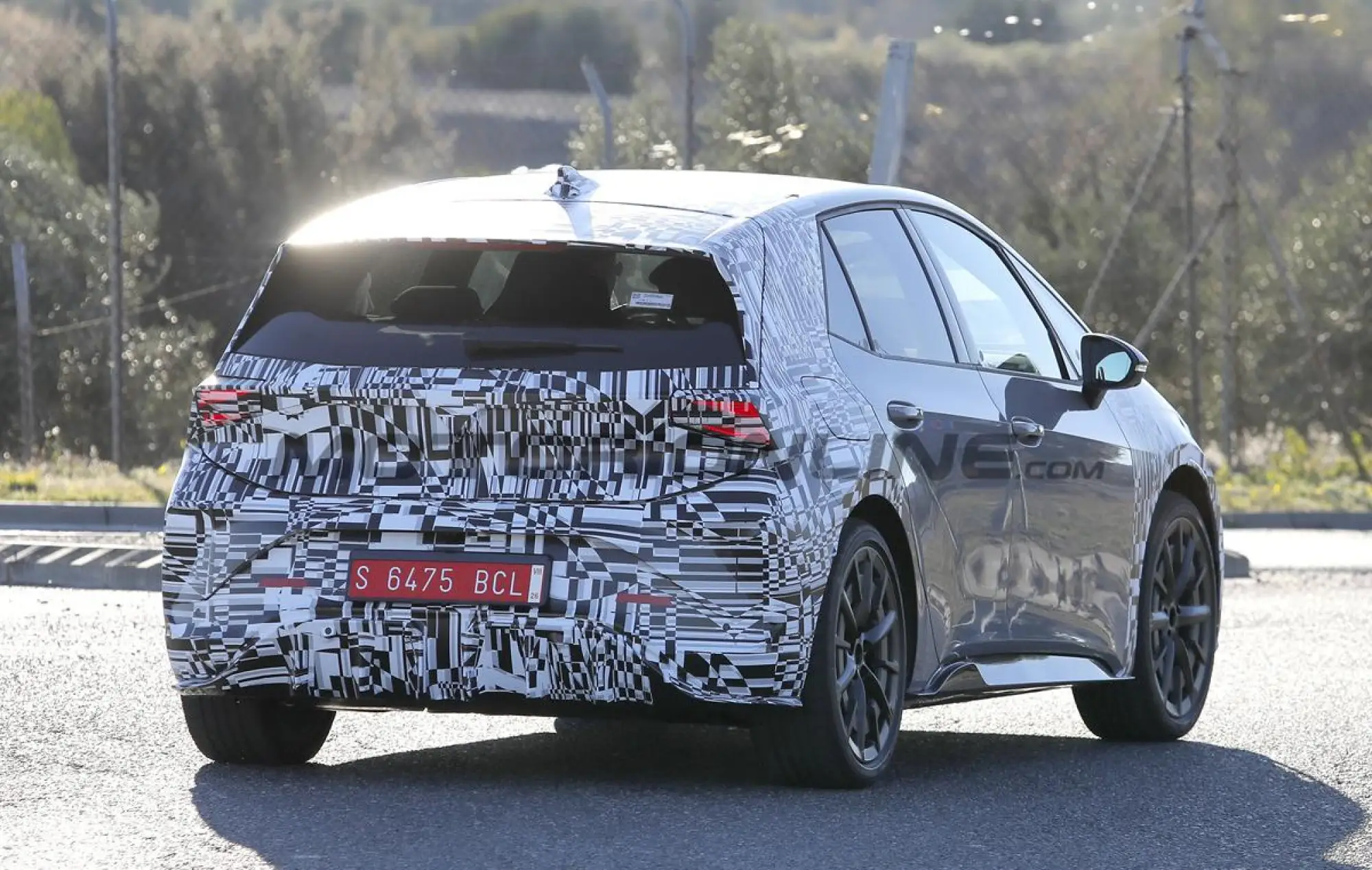 Cupra Born 2026 - Foto spia 09-12-2025 - 11