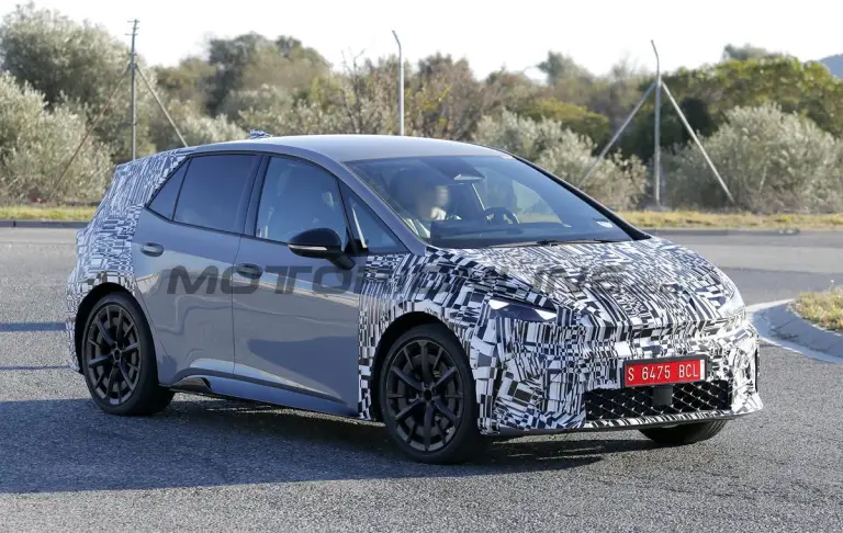 Cupra Born 2026 - Foto spia 09-12-2025 - 3