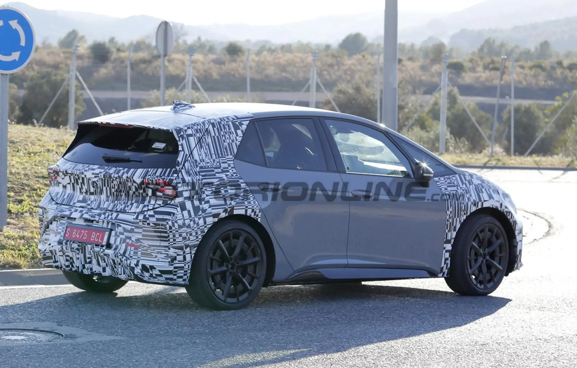 Cupra Born 2026 - Foto spia 09-12-2025 - 6