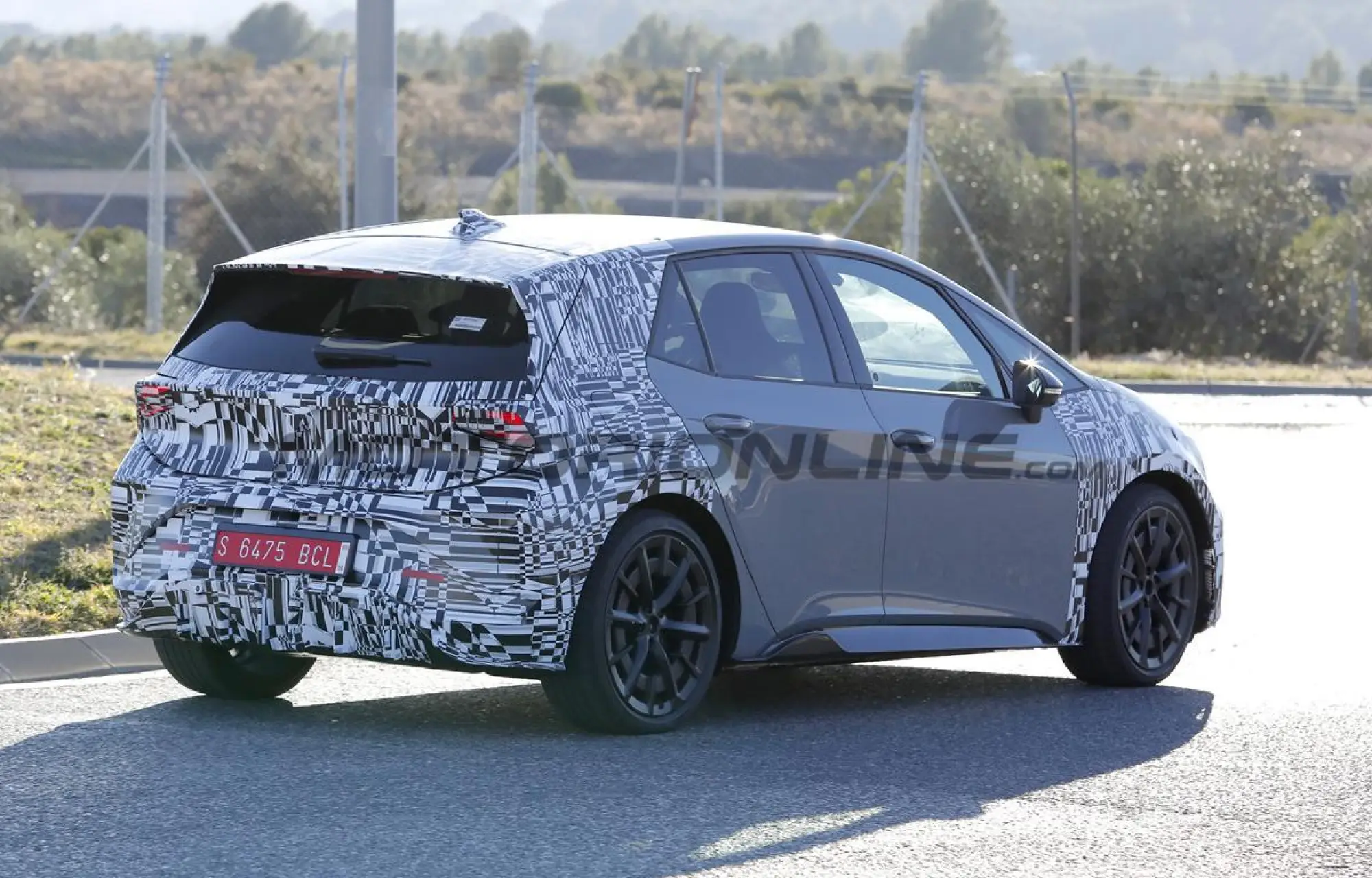 Cupra Born 2026 - Foto spia 09-12-2025 - 7