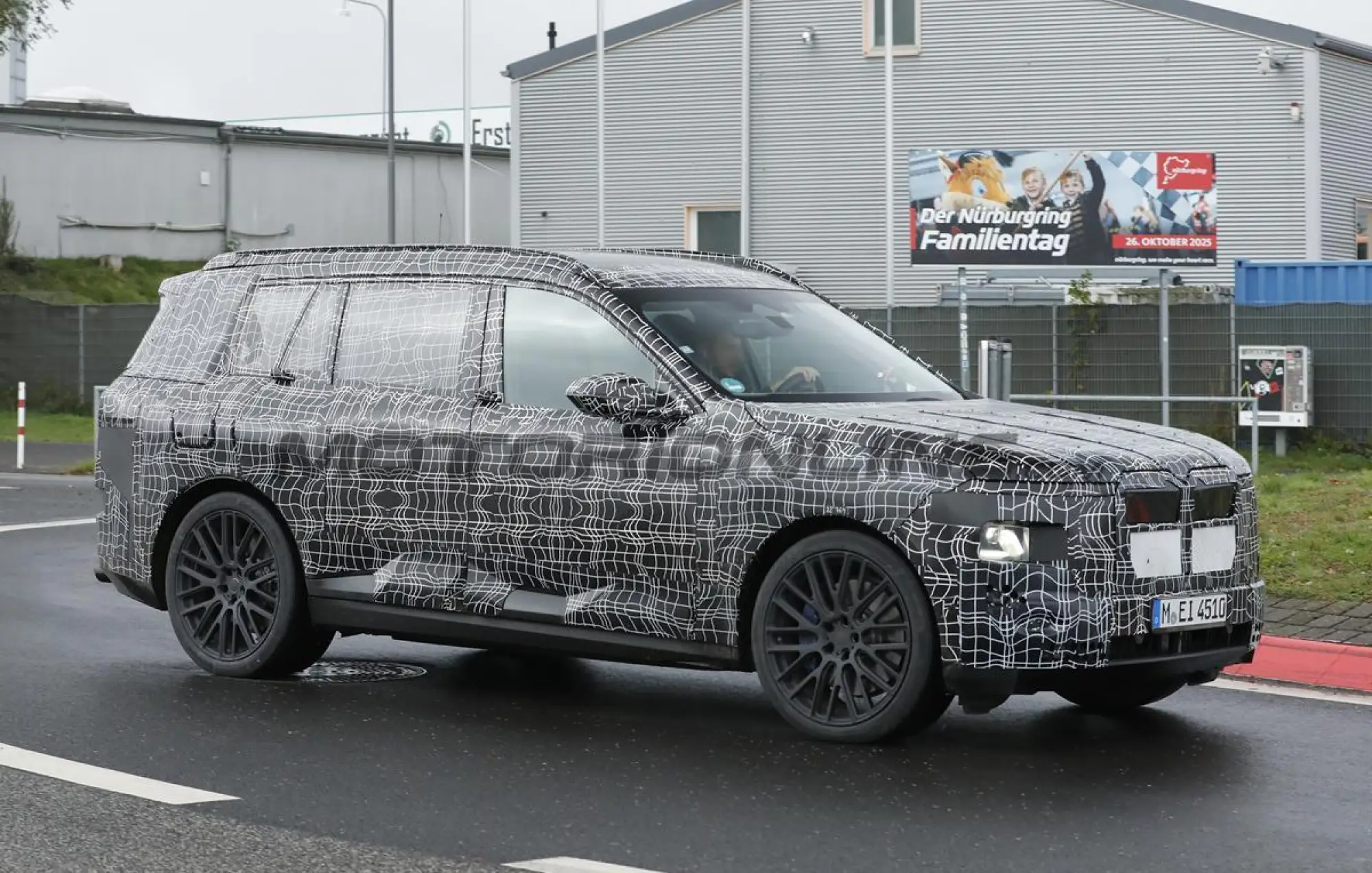 BMW X7 2028 - Foto spia 12-12-2025 - 13