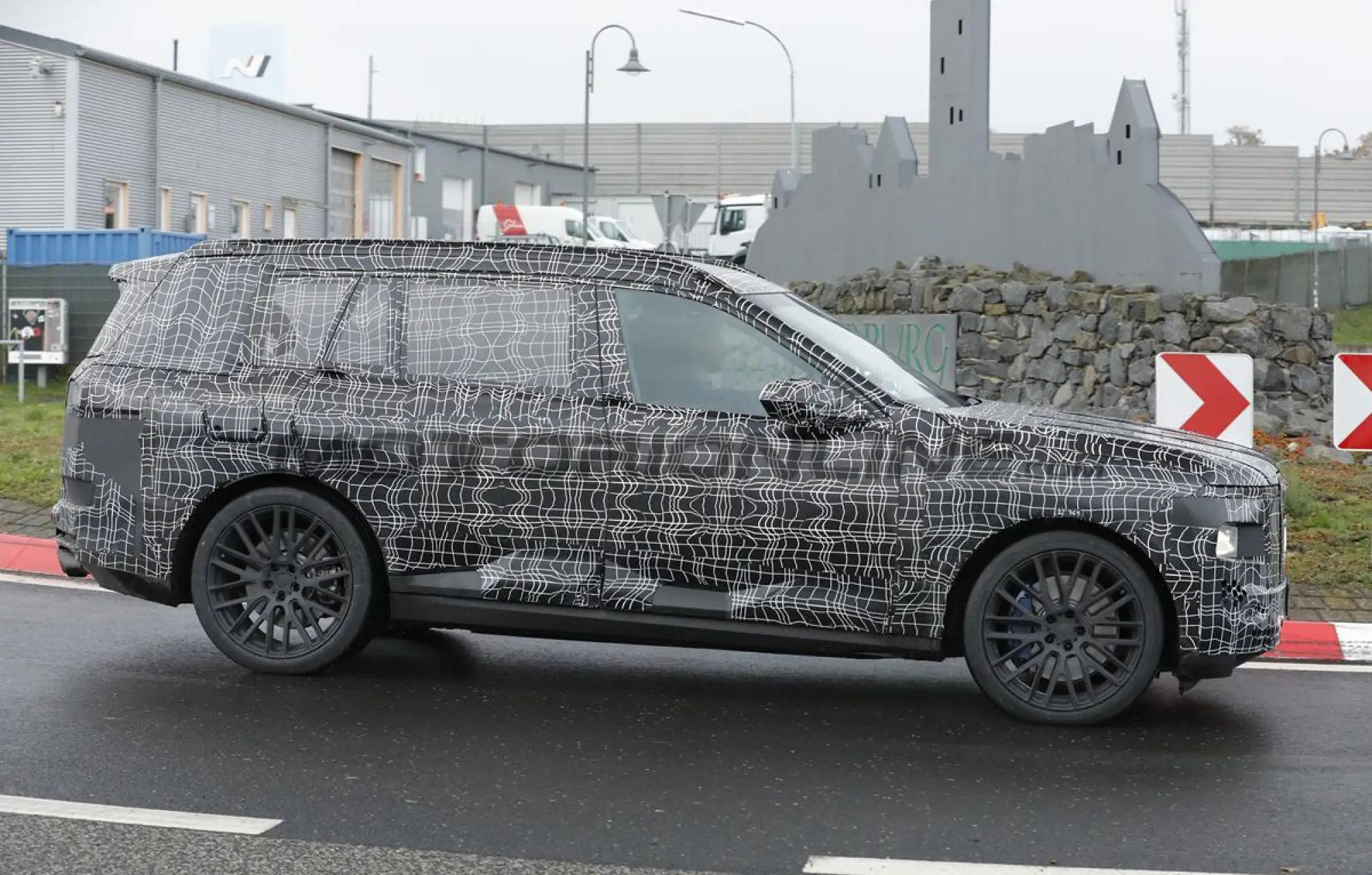 BMW X7 2028 - Foto spia 12-12-2025 - 14