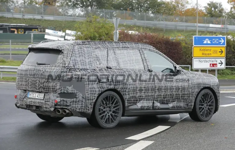 BMW X7 2028 - Foto spia 12-12-2025 - 15