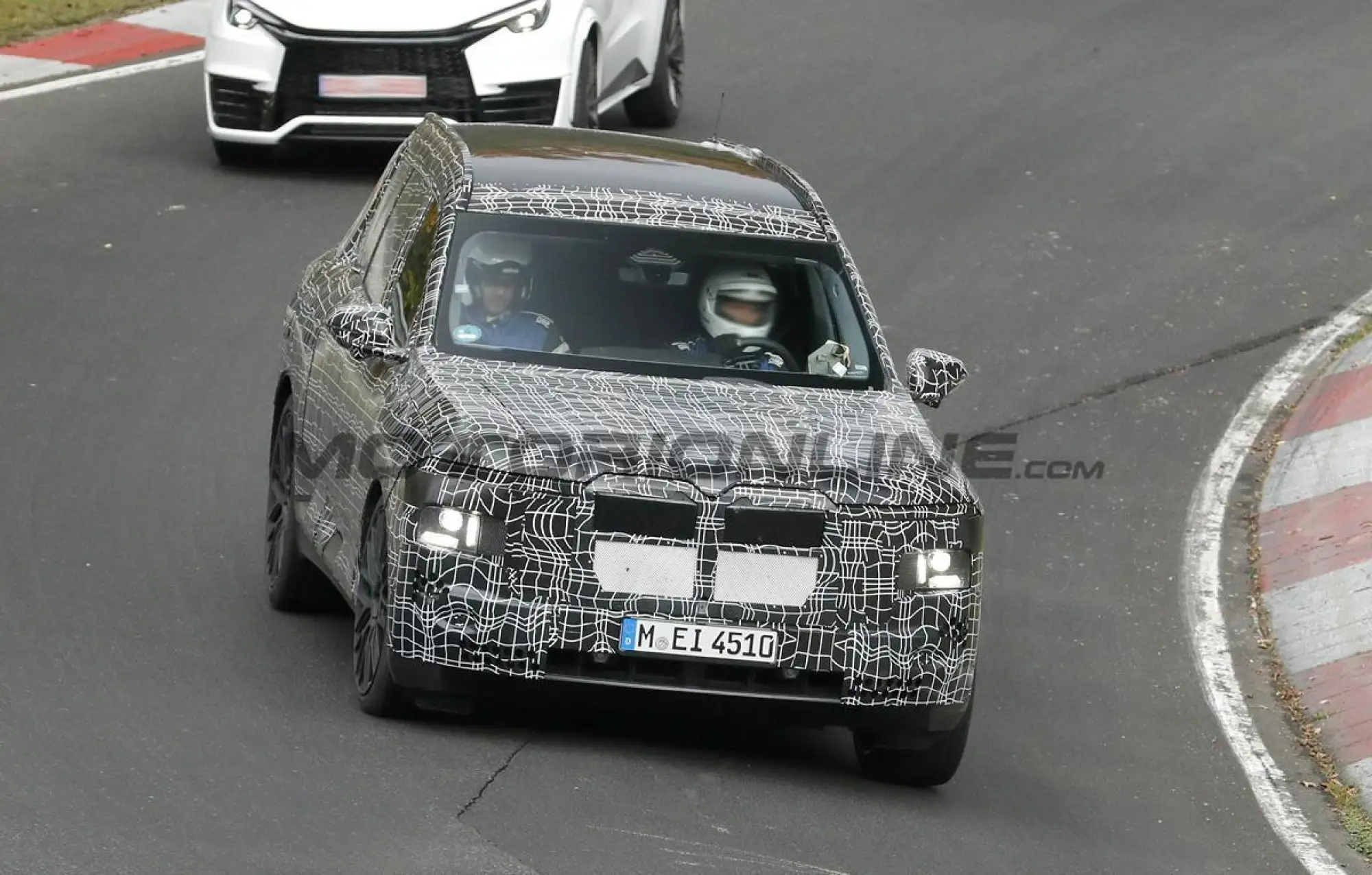 BMW X7 2028 - Foto spia 12-12-2025 - 1