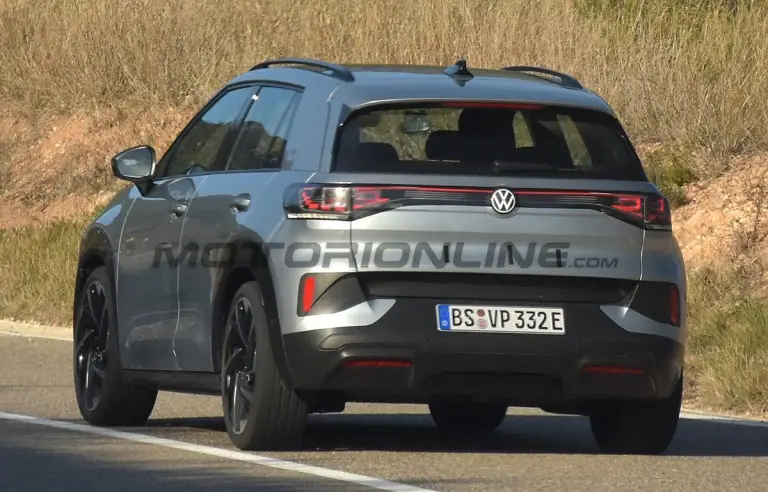 Volkswagen ID Cross - Foto spia 18-12-2025 - 11