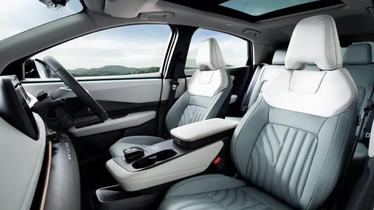 Nissan Ariya 2026 - Foto Giappone - 5