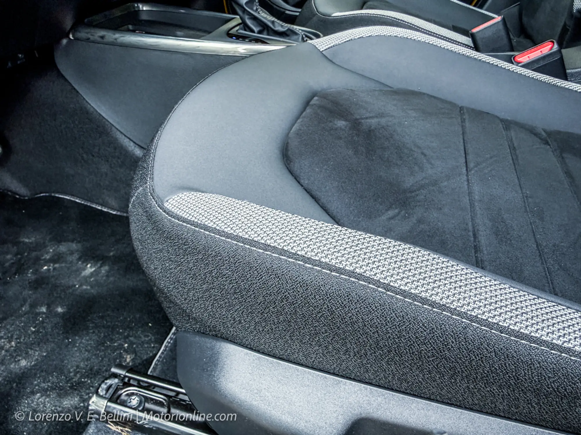 Toyota Aygo X Hybrid - Primo Contatto - 33