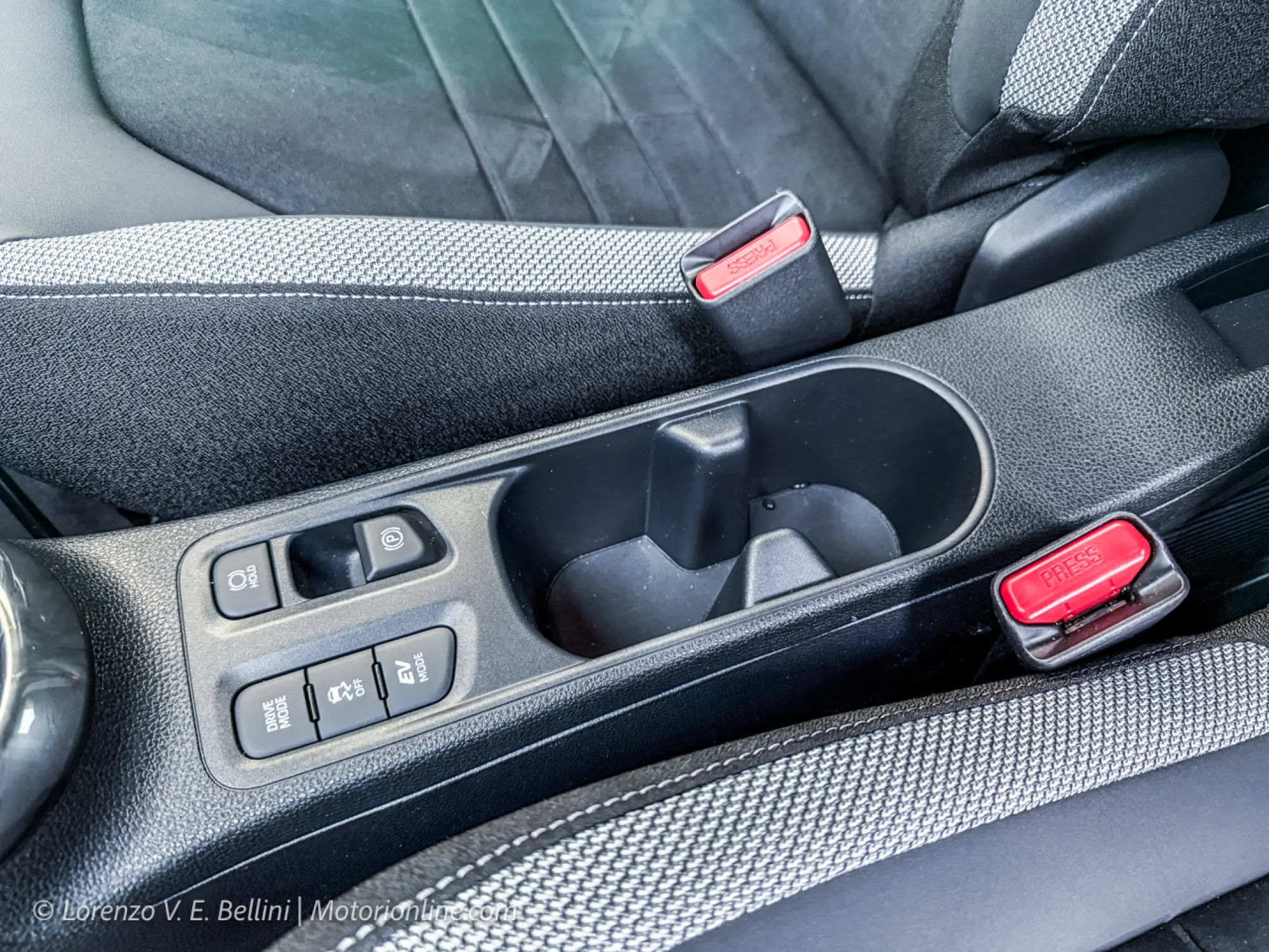 Toyota Aygo X Hybrid - Primo Contatto - 30