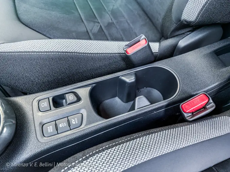 Toyota Aygo X Hybrid - Primo Contatto - 30