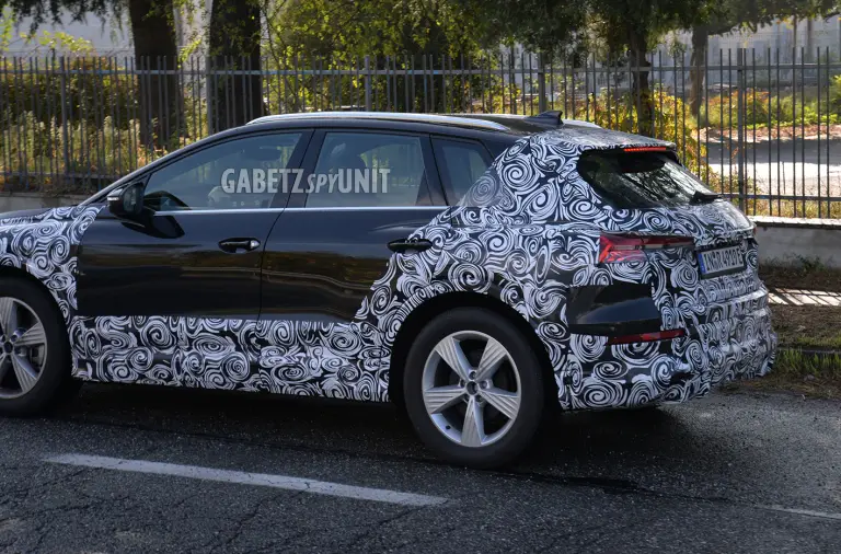 Audi Q4 e-tron Sportback 2026 - Foto spia 24-12-2025 - 8