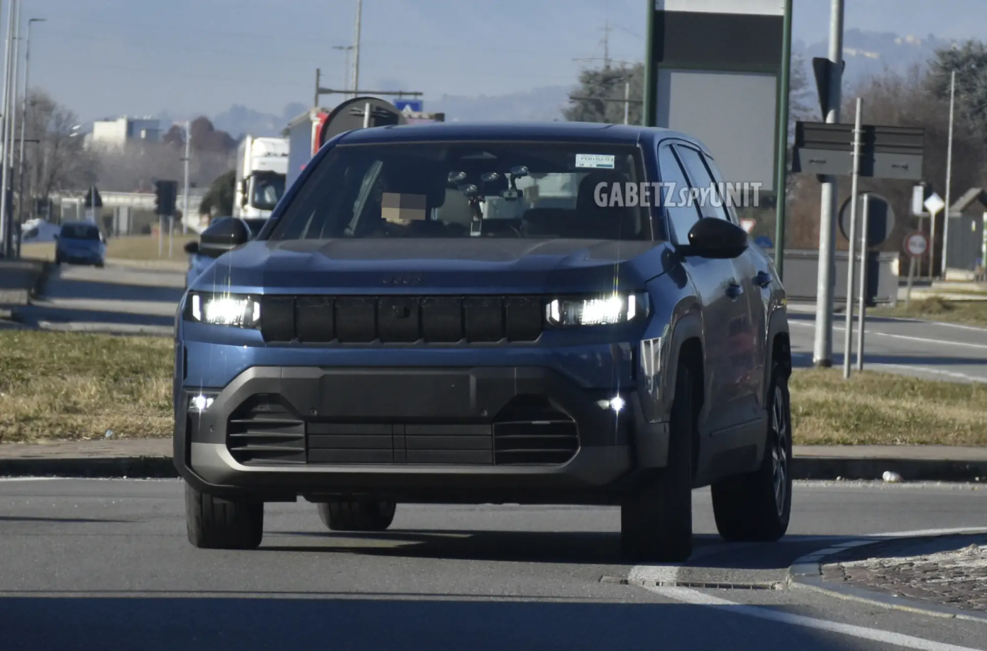 Jeep Compass 2026 con guida a destra - Foto spia 05-01-2026 - 6