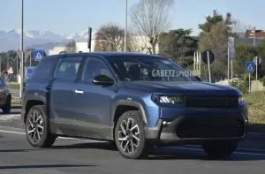 Jeep Compass 2026 con guida a destra - Foto spia 05-01-2026 - 3