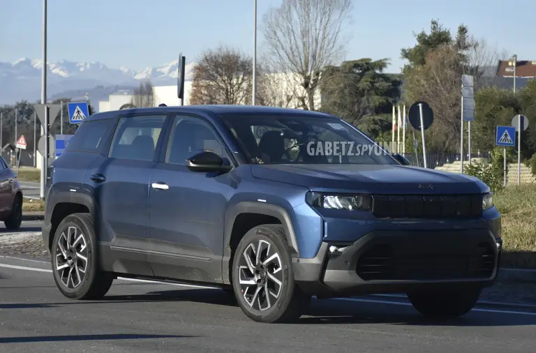 Jeep Compass 2026 con guida a destra - Foto spia 05-01-2026 - 3