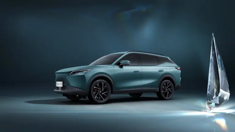 Omoda 7 SHS-P 2026 - Foto ufficiali - 10