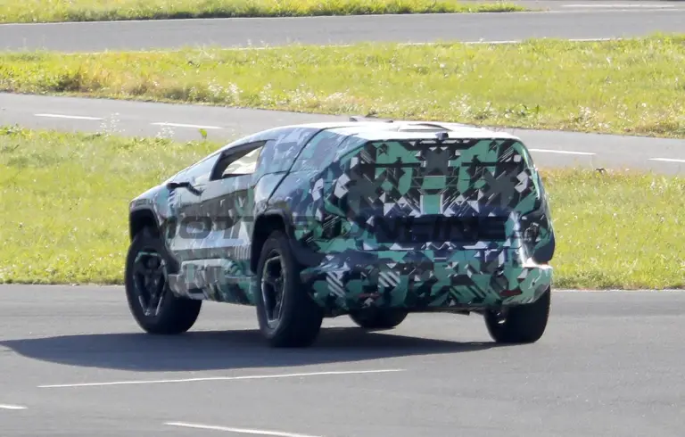 CEER SUV - Foto spia 08-01-2026 - 8