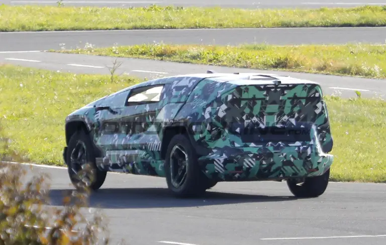 CEER SUV - Foto spia 08-01-2026 - 12