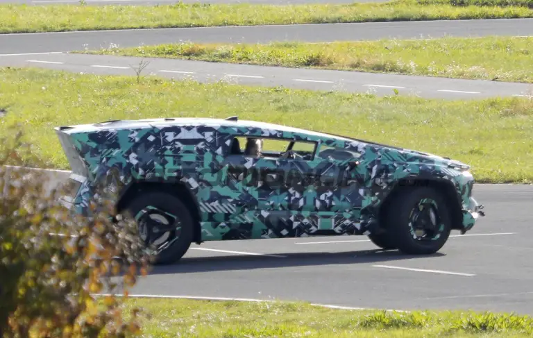 CEER SUV - Foto spia 08-01-2026 - 1