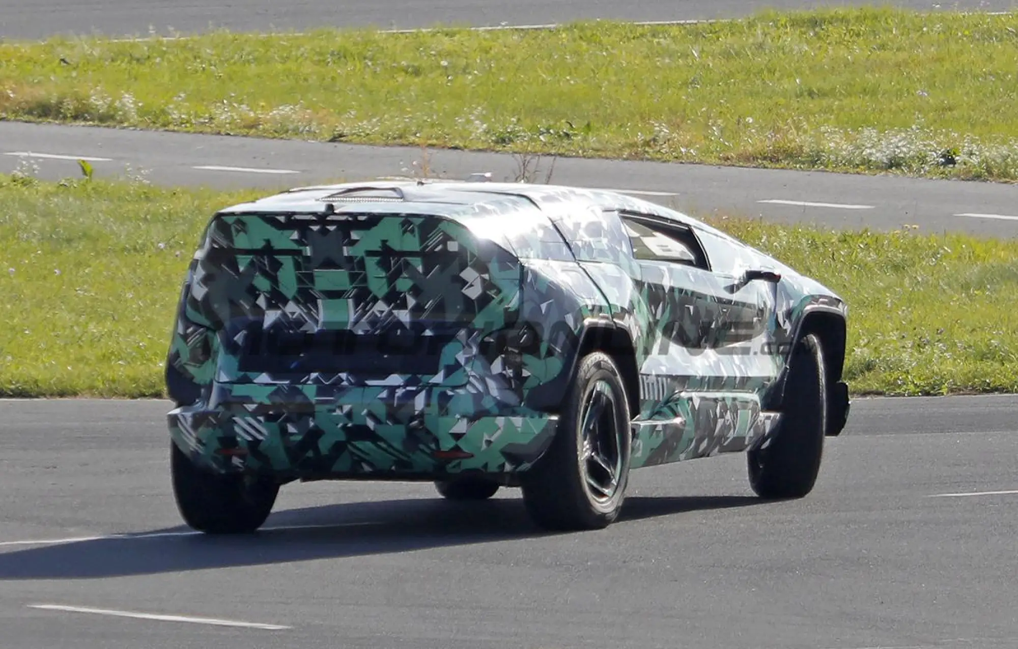 CEER SUV - Foto spia 08-01-2026 - 10