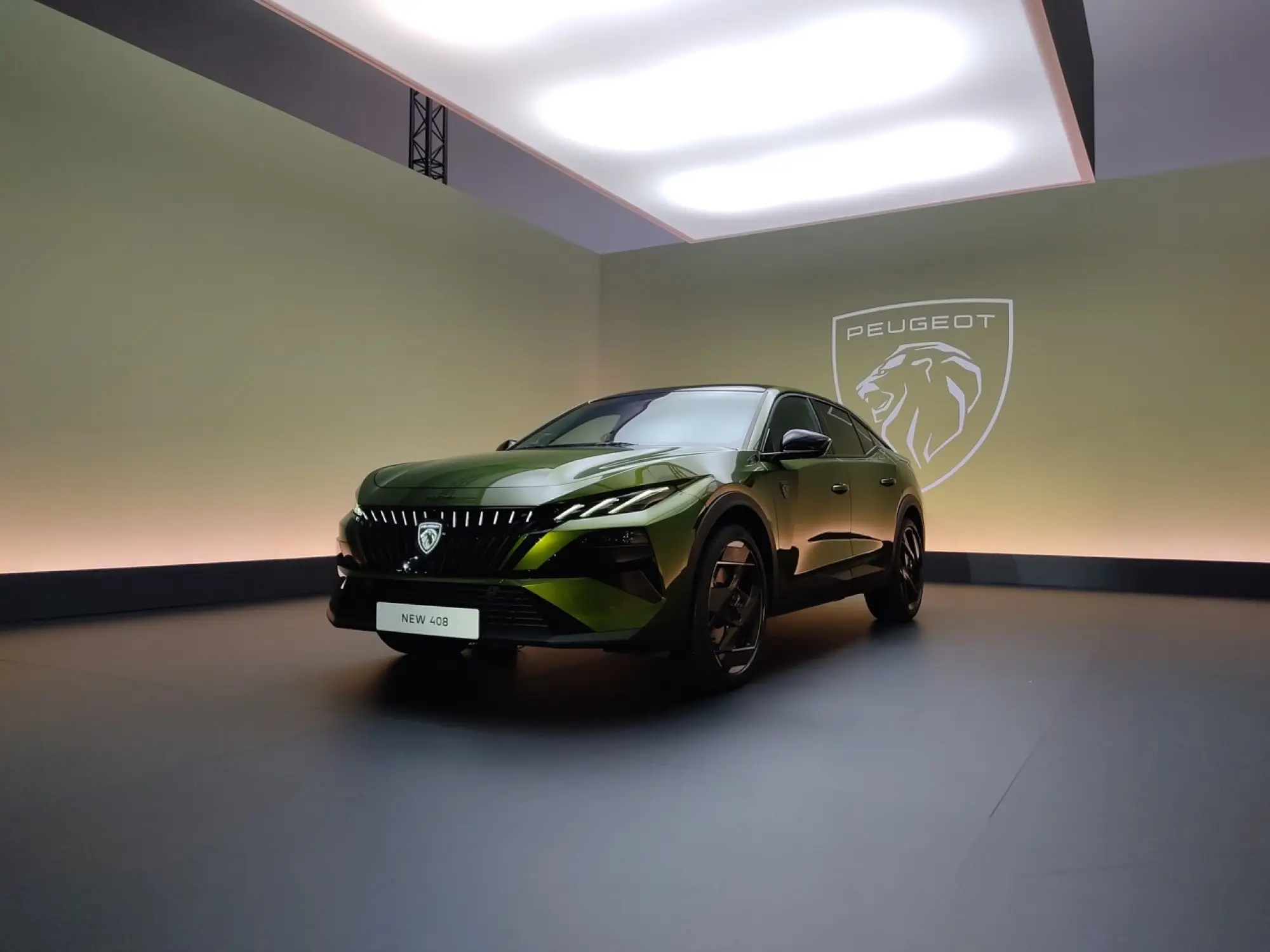 Peugeot 408 2026 - Foto live - 1