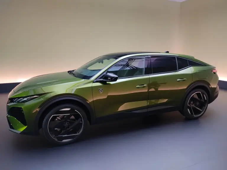 Peugeot 408 2026 - Foto live - 7