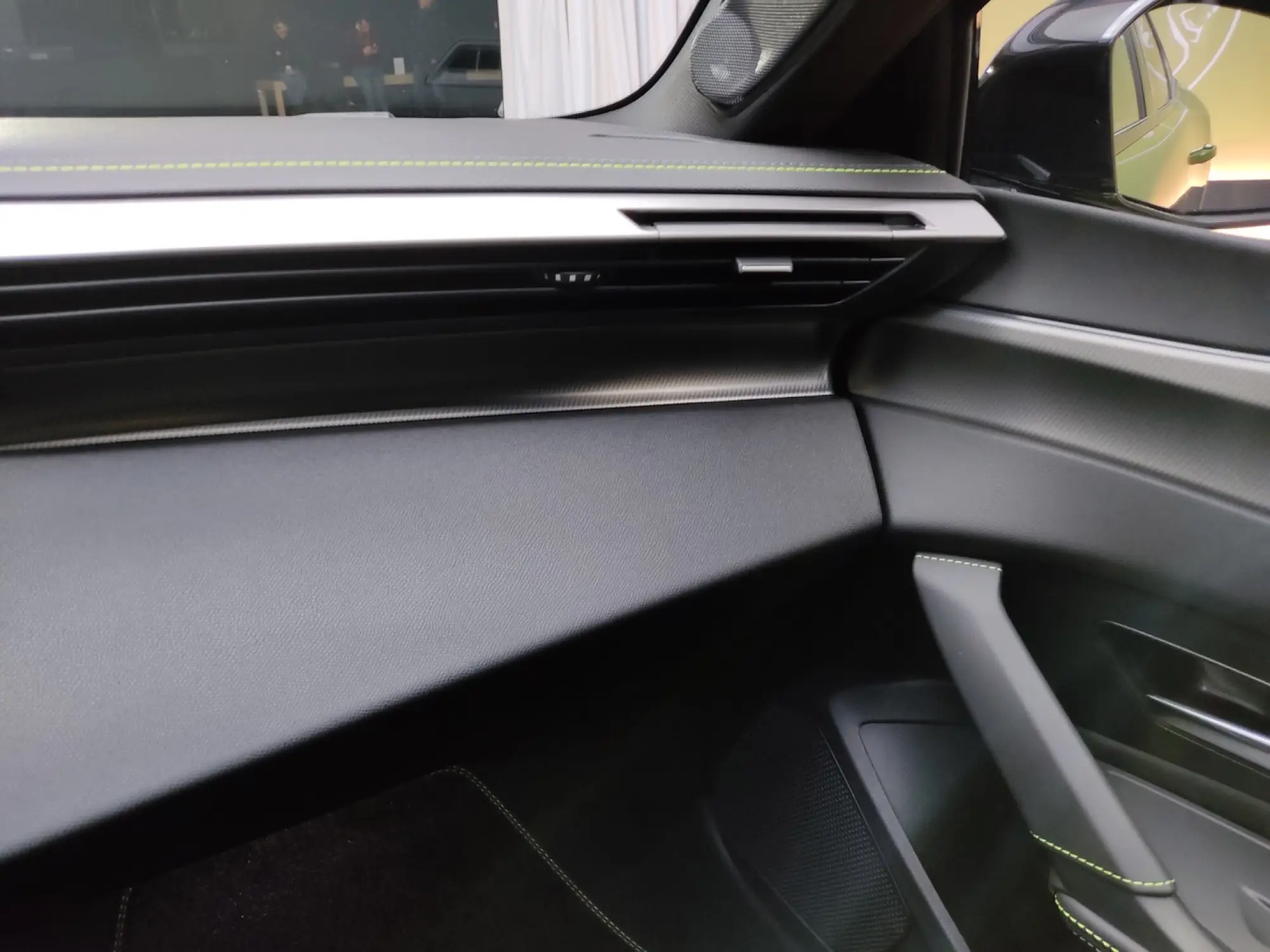 Peugeot 408 2026 - Foto live - 21