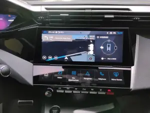 Peugeot 408 2026 - Foto live - 24