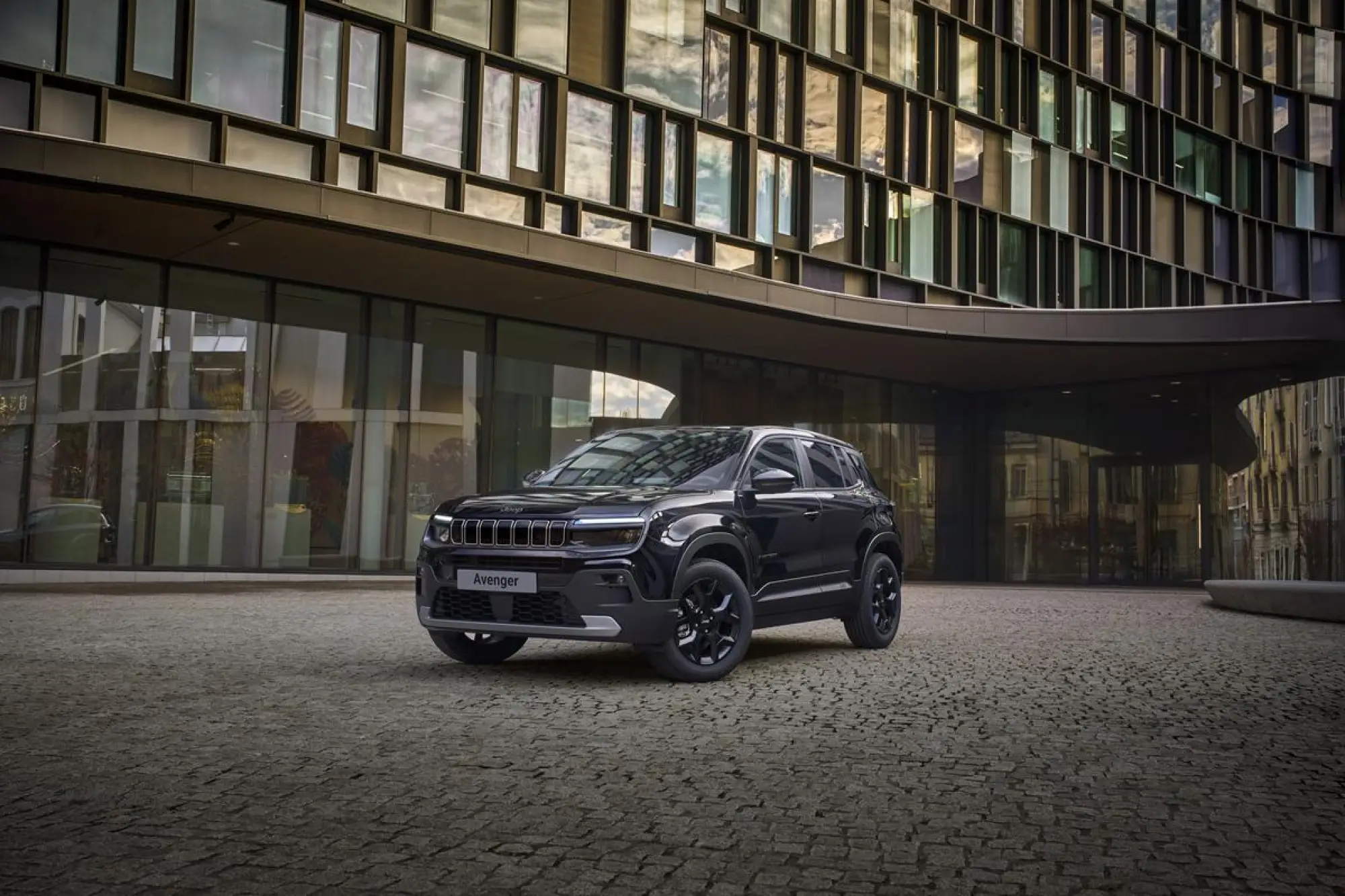 Jeep Avenger Black Edition - 16