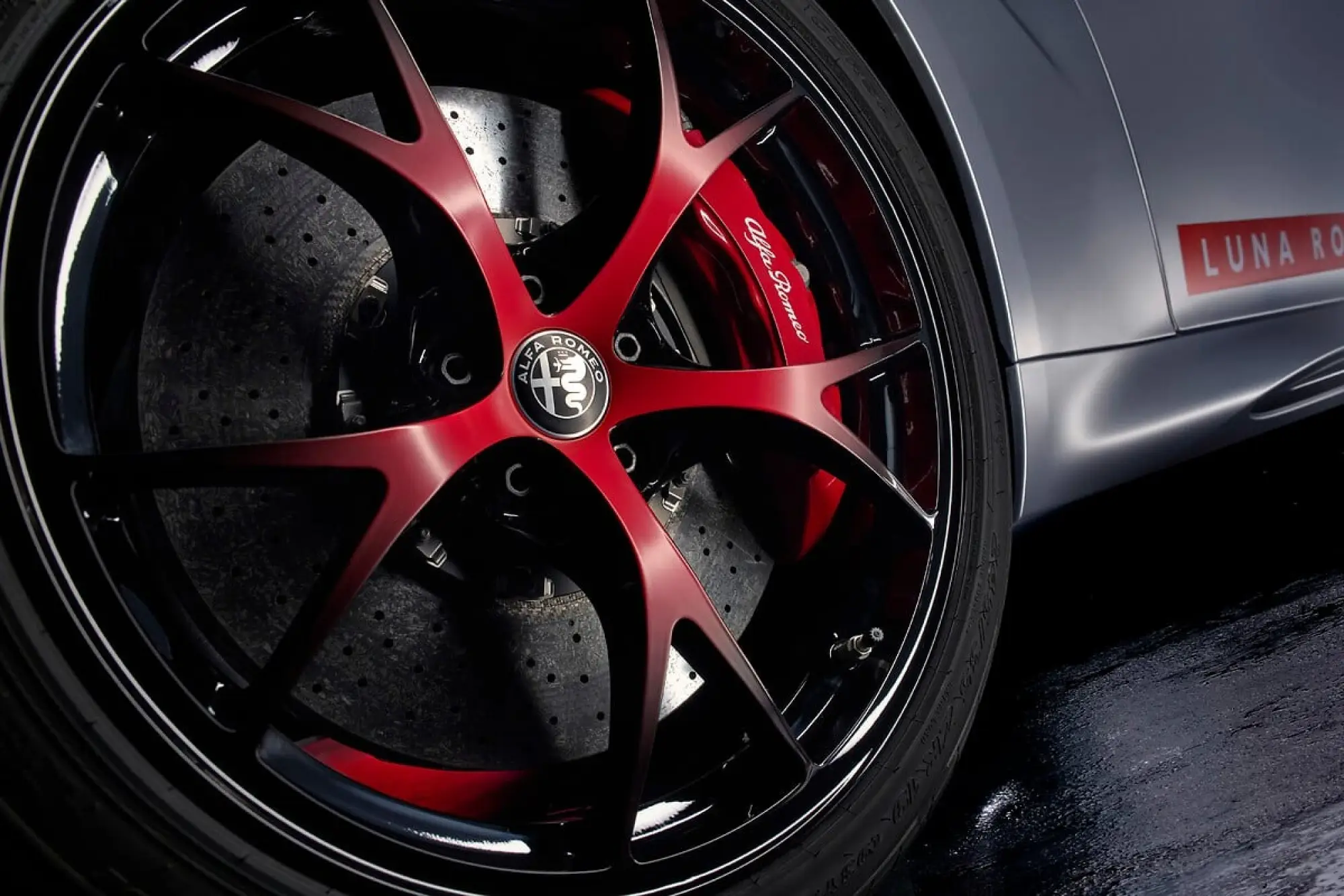 Alfa Romeo Giulia Quadrifoglio Luna Rossa - 6