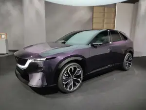Mazda CX-6e 2026 - Foto live