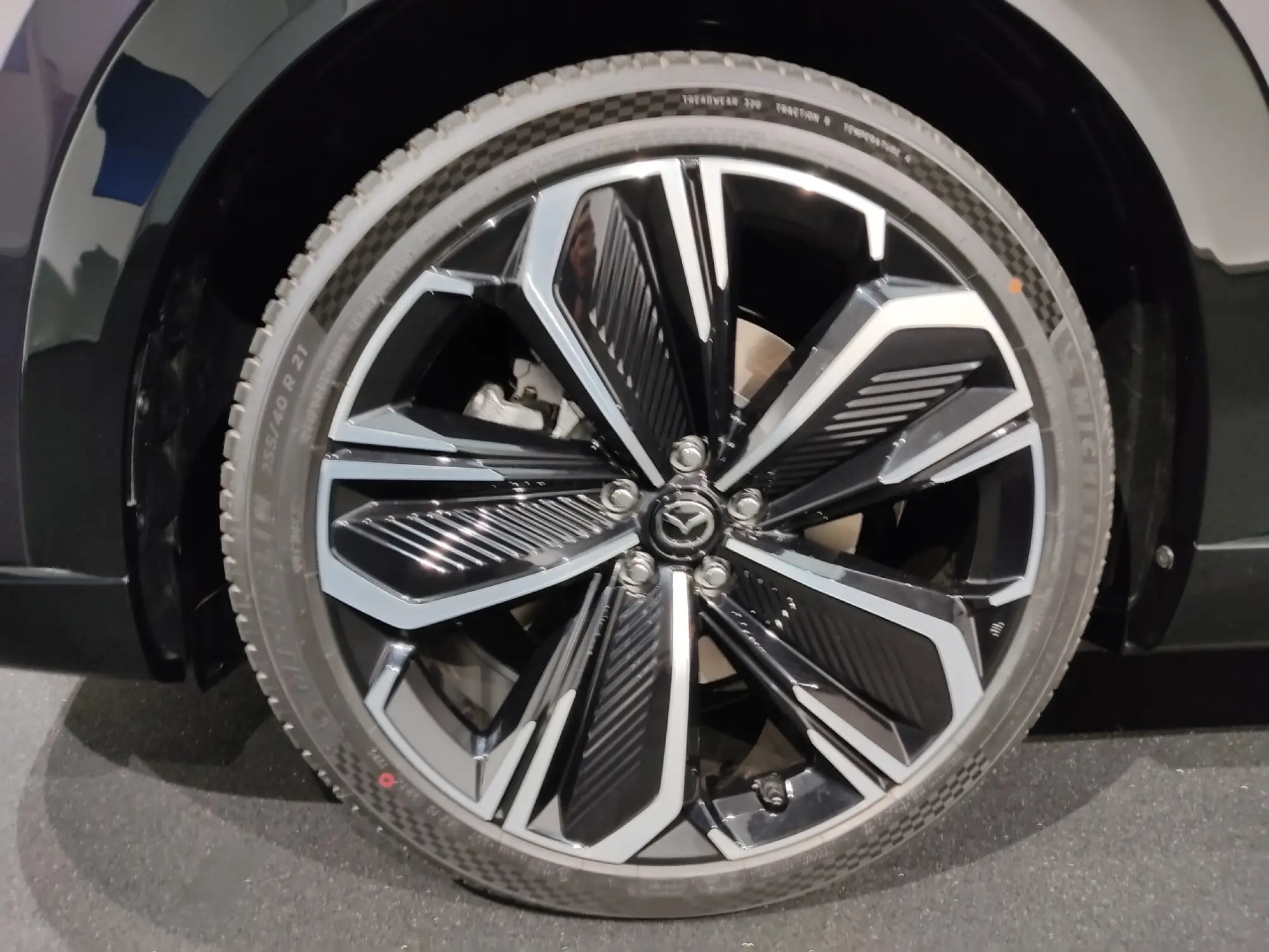 Mazda CX-6e 2026 - Foto live - 7