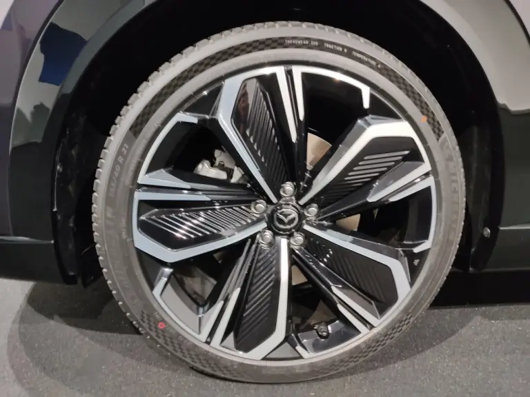 Mazda CX-6e 2026 - Foto live - 7