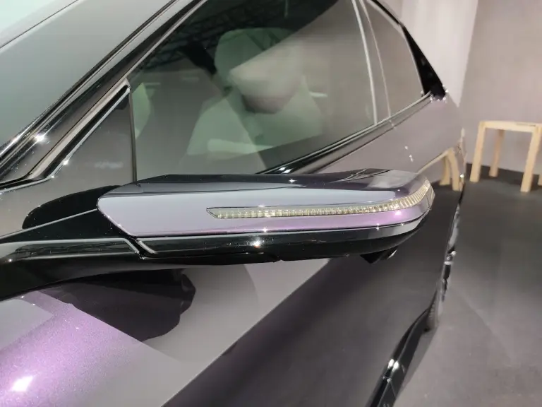 Mazda CX-6e 2026 - Foto live - 6