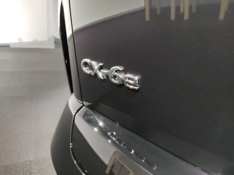 Mazda CX-6e 2026 - Foto live - 16