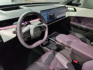 Mazda CX-6e 2026 - Foto live