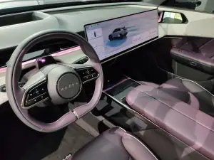 Mazda CX-6e 2026 - Foto live